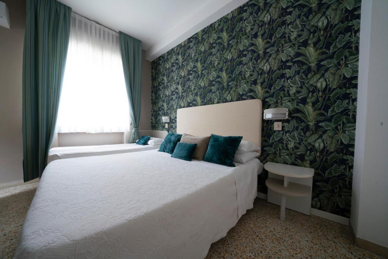 Hôtel Alta Marea à Milano Marittima Extérieur photo