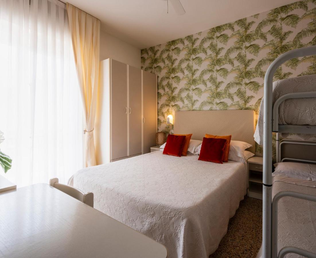 Hôtel Alta Marea à Milano Marittima Extérieur photo