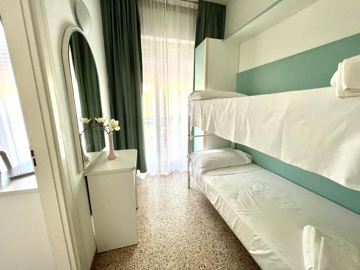 Hôtel Alta Marea à Milano Marittima Extérieur photo
